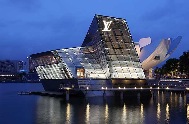 Louis Vuitton Marina Bay Sands Night Exterior – FCP